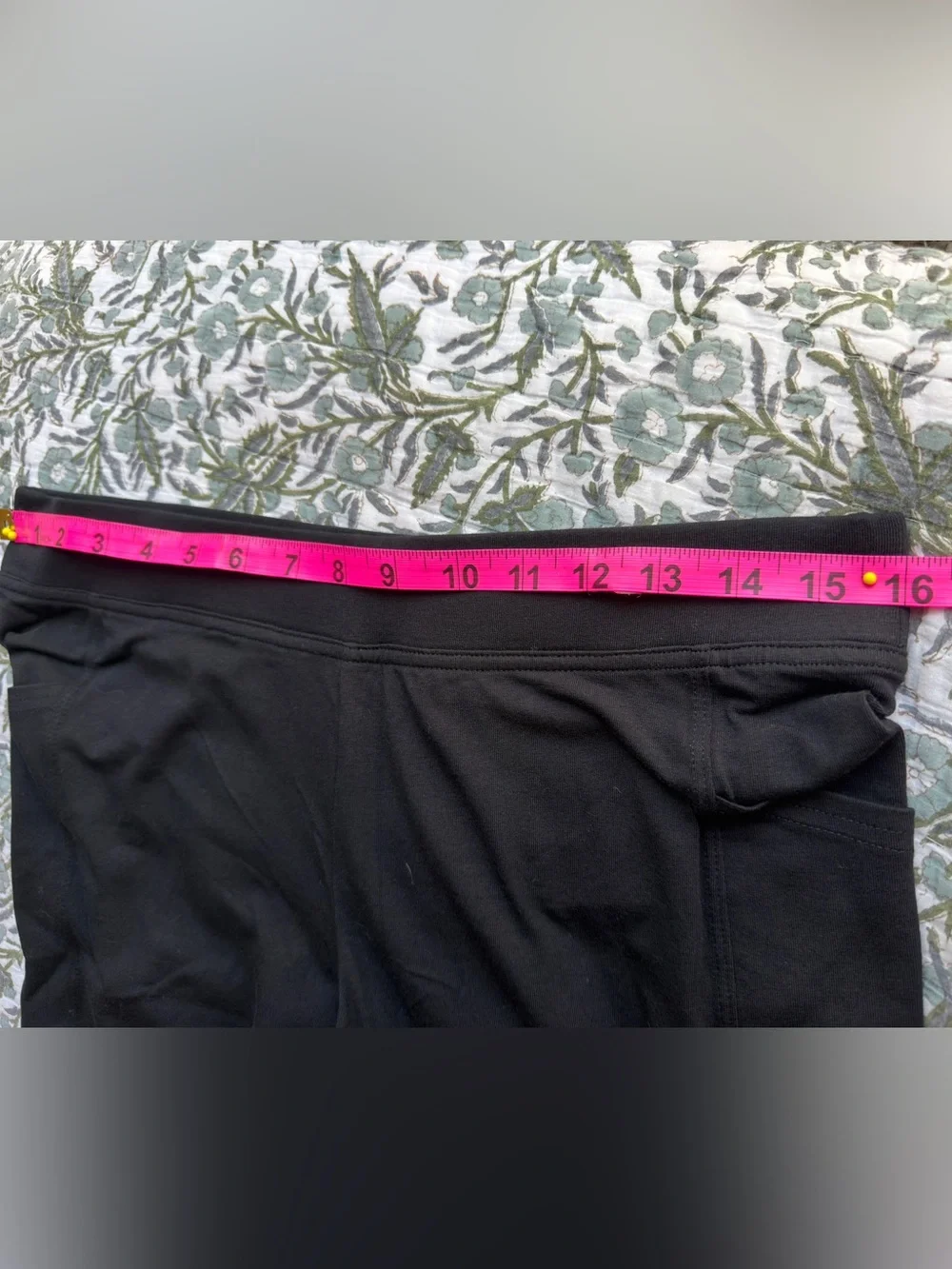 NWT Old Navy High-Waisted Black Petite 7/8ths Leggings